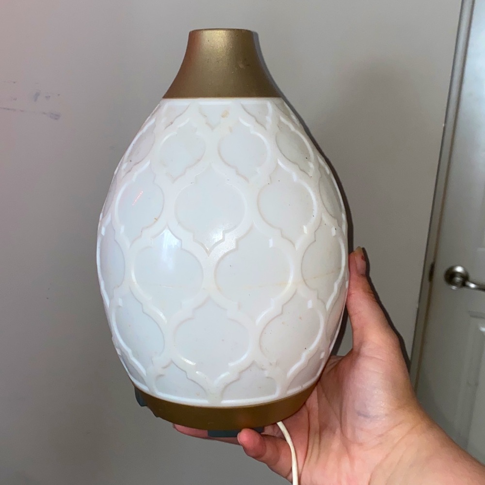 Essential oil diffuser Young Living